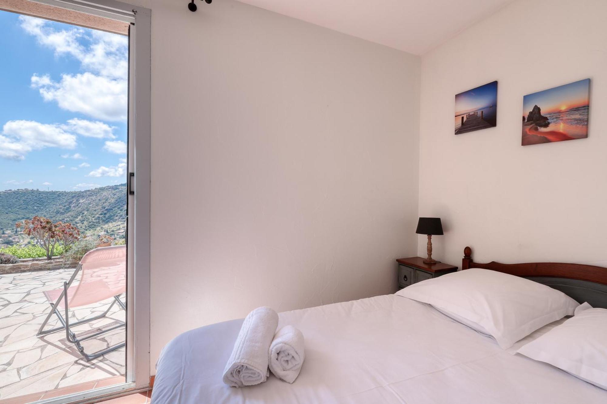 Apartment Exceptional View In Saint-clair For 4 People Le Lavandou